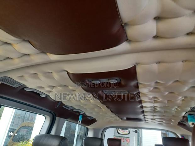 Hyundai Starex 2011 Yellow