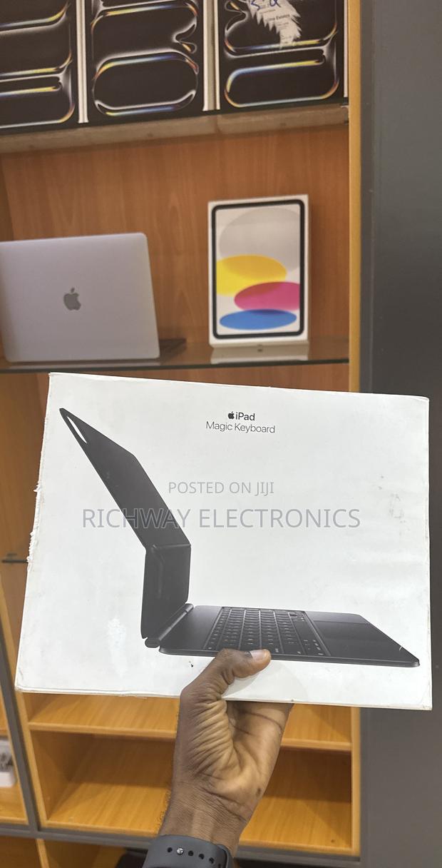 Apple Magic Keyboard for iPad Pro M4 13 Inches