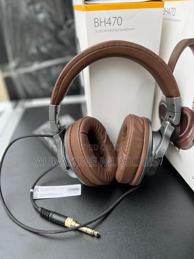 Studio Monitoring Headphones · Photo 2