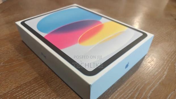 New Apple iPad 9.7 128 GB Black photo 2