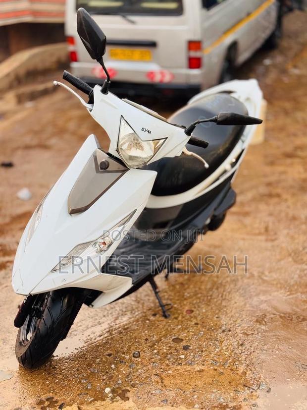 Yamaha NMAX 155 2024 Silver