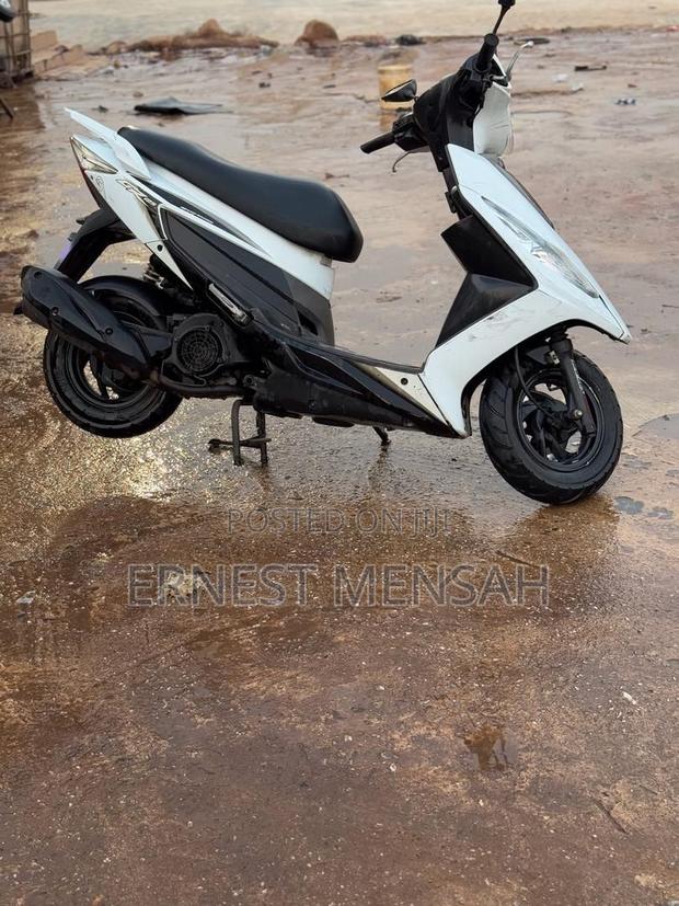 Yamaha NMAX 155 2024 Silver