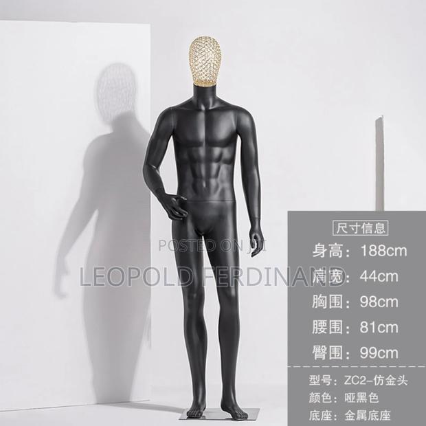 Black Matt Male Mannequin · Photo 3