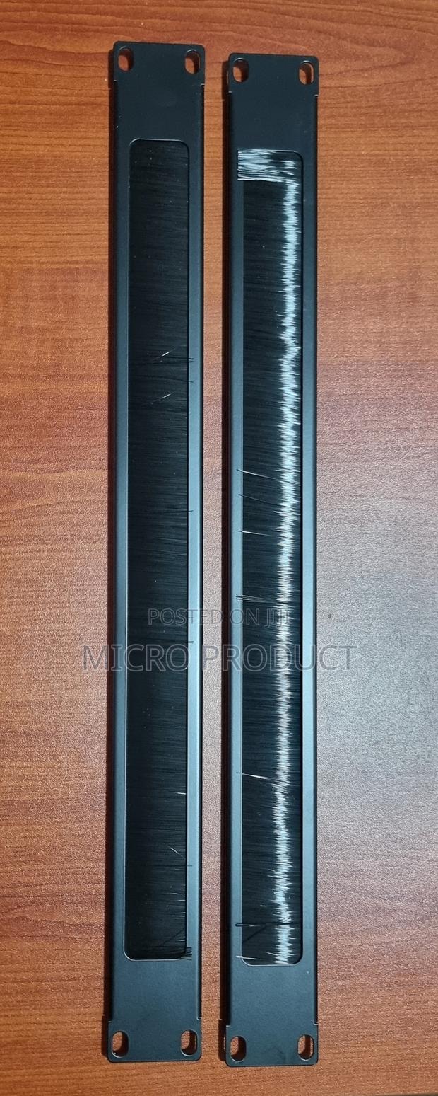 19" 1u Brush Cable Manager photo 2