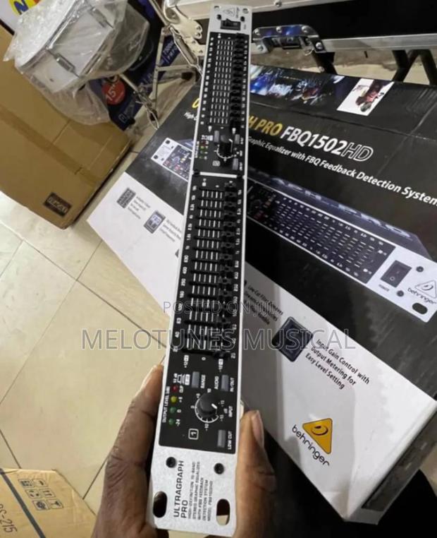 Behringer Ultragraph Pro Fbq1502hd 15-Band Stereo Graphic Equalizer. · Photo 2