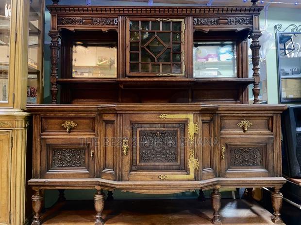 Set Dresser From Uk