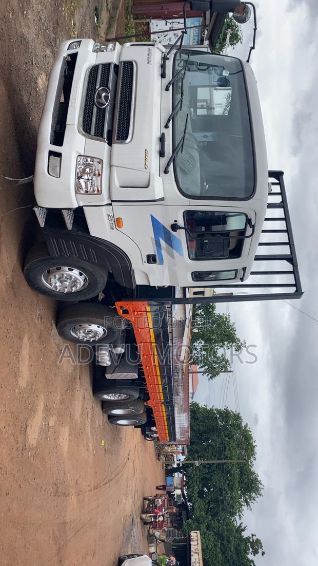 Hyundai Gold Truck 5 Axle photo 2