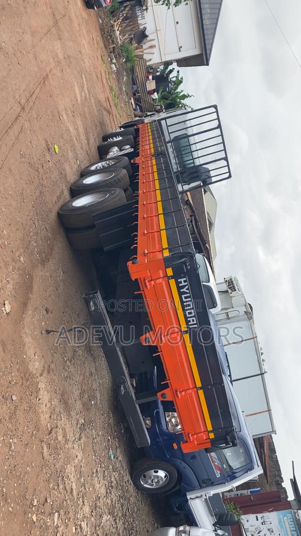 Hyundai Gold Truck 5 Axle photo 3