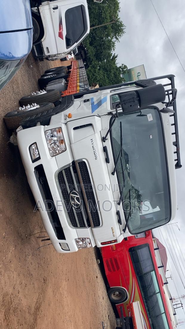 Hyundai Gold Truck 5 Axle photo 5