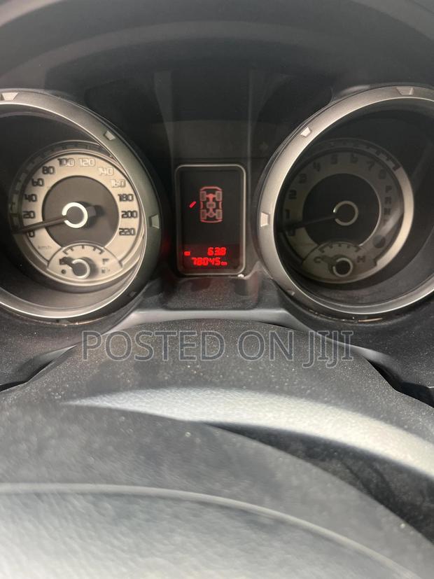 Mitsubishi Pajero V80 3.8 V6 GLS 2019 Silver · Photo 4