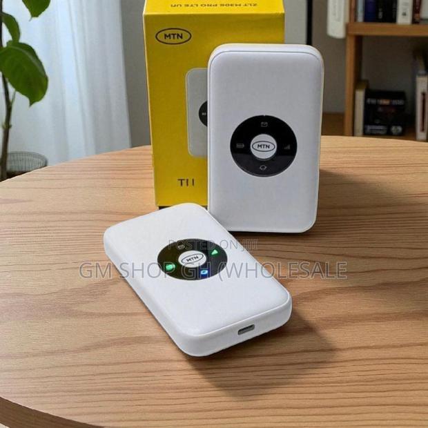 Universal Pocket Mifi With a Screen Display (22790) · Photo 2