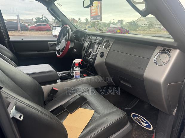 Ford Expedition 2025 Black