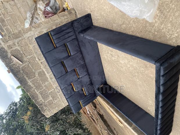 Enchanting Queen-size Bed Frame photo 3