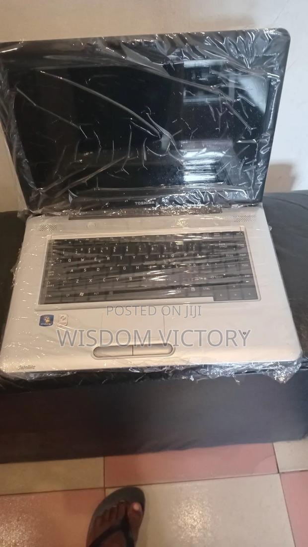 New Laptop Toshiba 4GB Intel HDD 250GB photo 3