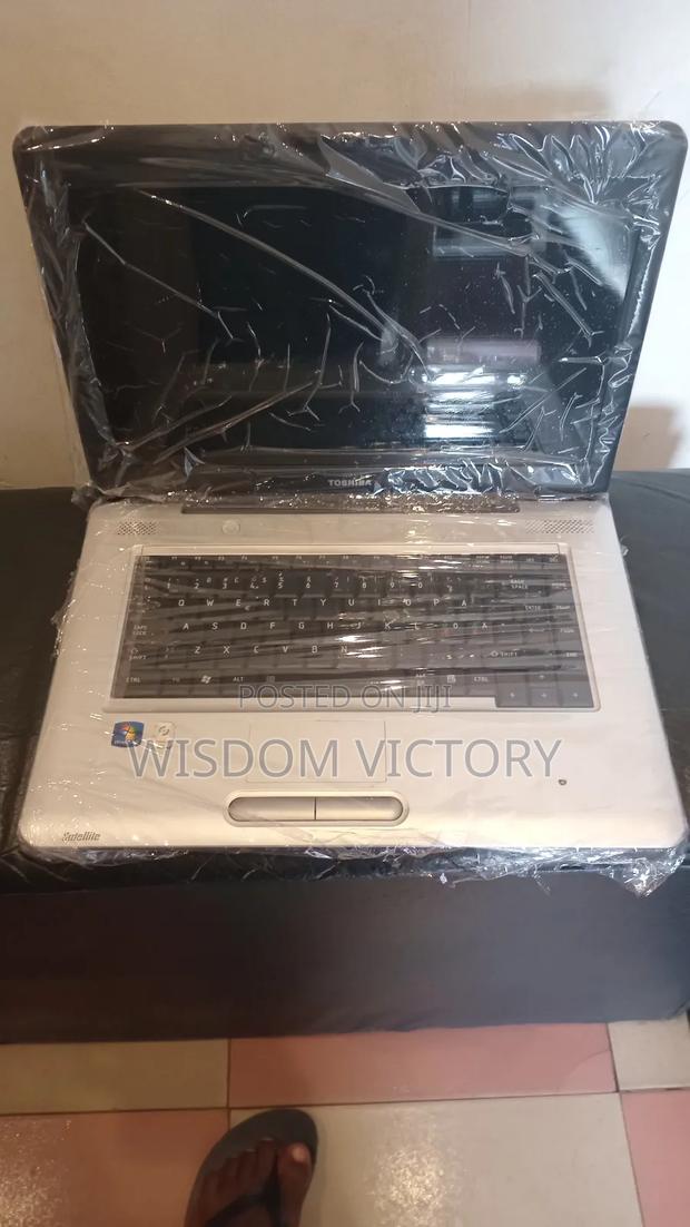 New Laptop Toshiba 4GB Intel HDD 250GB photo 4