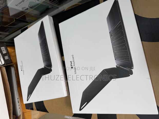 Magic Keyboard for iPad Pro 11‐Inch (M4/M5) - Us English - Black · Photo 3