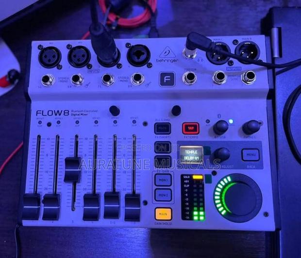 Behringer Flow 8 Digital Mixer. · Photo 4