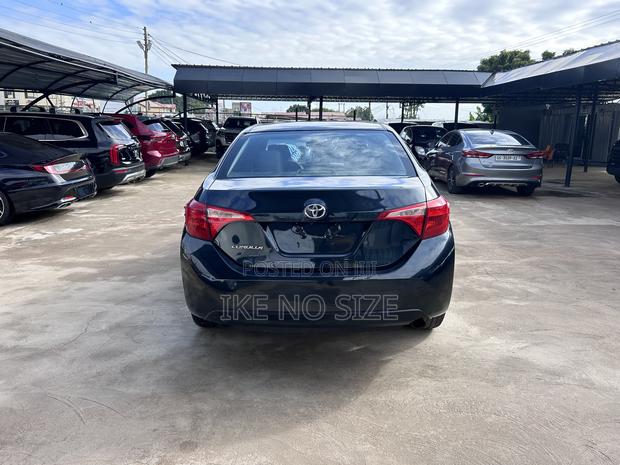 Toyota Corolla 2017 Black