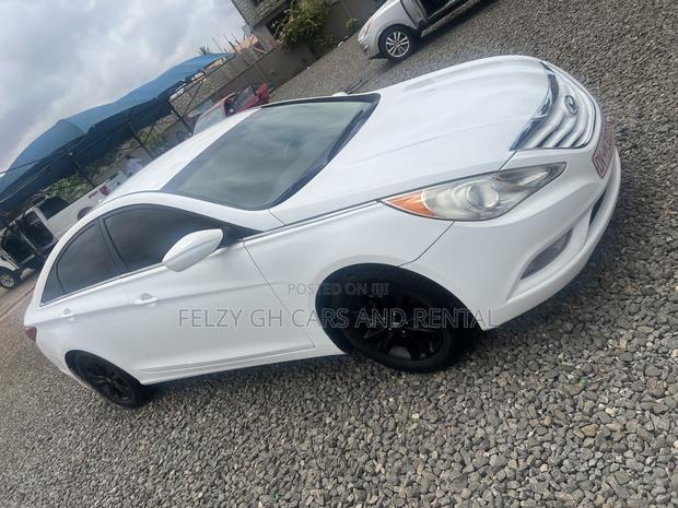 Hyundai Sonata Limited 2.0T Sedan (2.0L 4cyl 6A) 2013 White photo 8