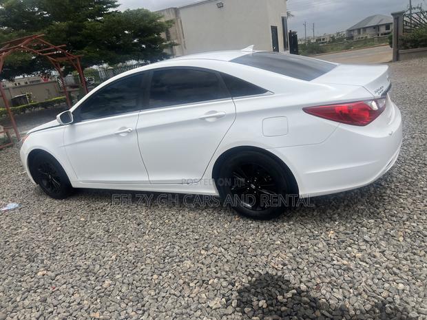 Hyundai Sonata Limited 2.0T Sedan (2.0L 4cyl 6A) 2013 White photo 13