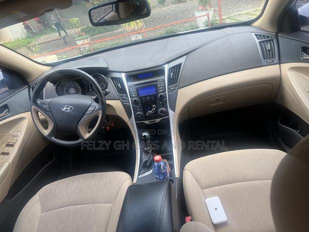 Hyundai Sonata Limited 2.0T Sedan (2.0L 4cyl 6A) 2013 White photo 14