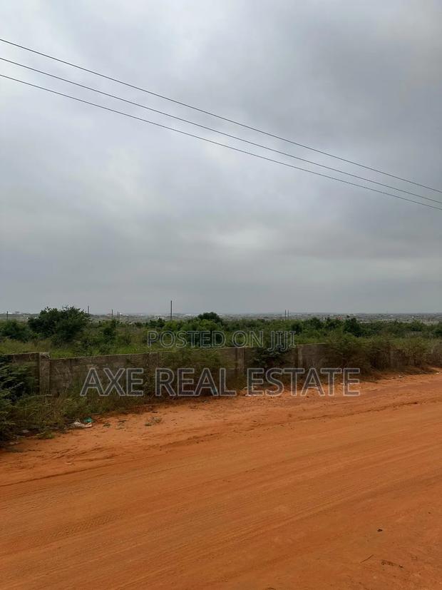 Well Planned> Estate Full Plots at Prampram · Photo 4