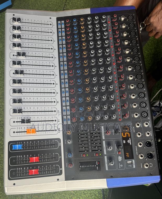 Powered Mixer Kv -12 Channel Yamaha · Photo 4