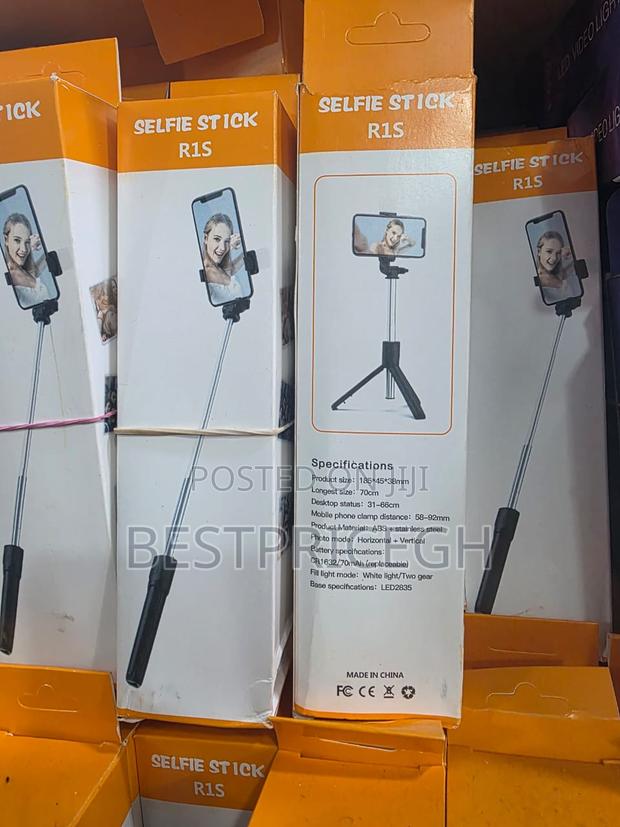 R1s Selfie Stick photo 2