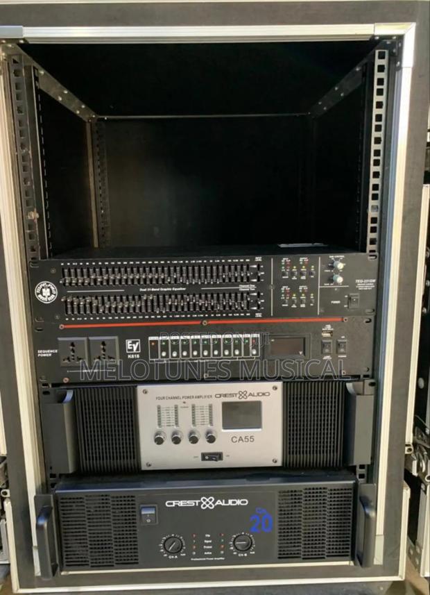 Full Set Amplifier Rack · Photo 2