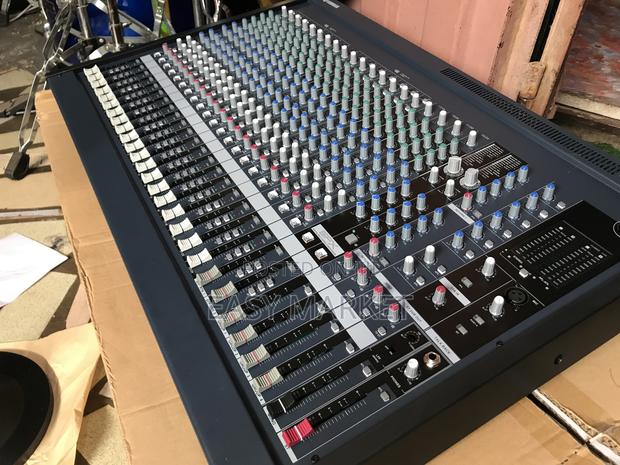 Yamaha Mg 24 Channels Mixer · Photo 3