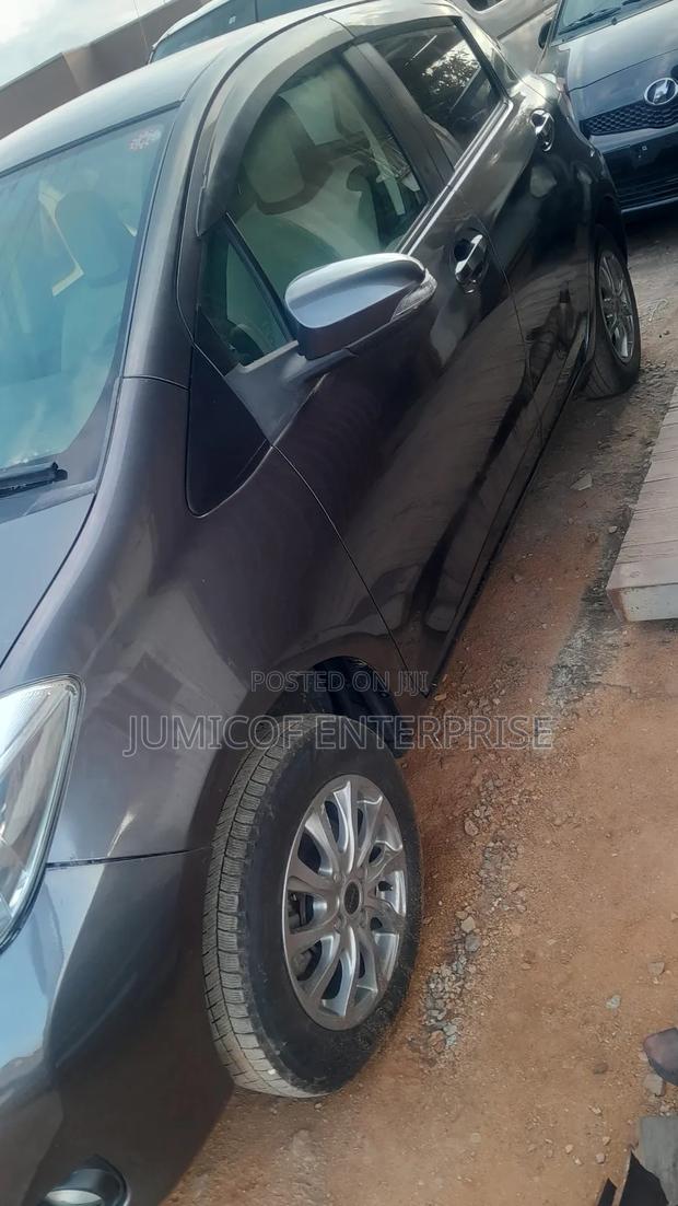 Toyota Vitz 1.3 FWD 5dr 2013 Gray
