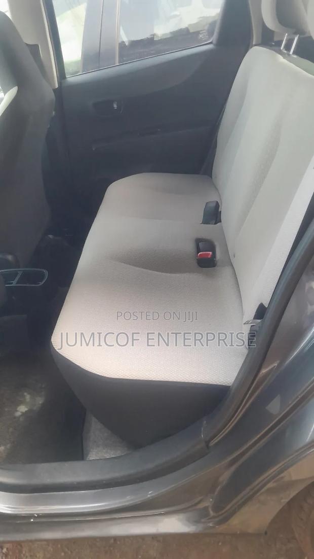 Toyota Vitz 1.3 FWD 5dr 2013 Gray