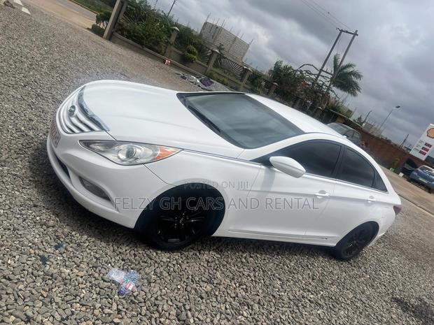 Hyundai Sonata Limited 2.0T Sedan (2.0L 4cyl 6A) 2013 White photo 9
