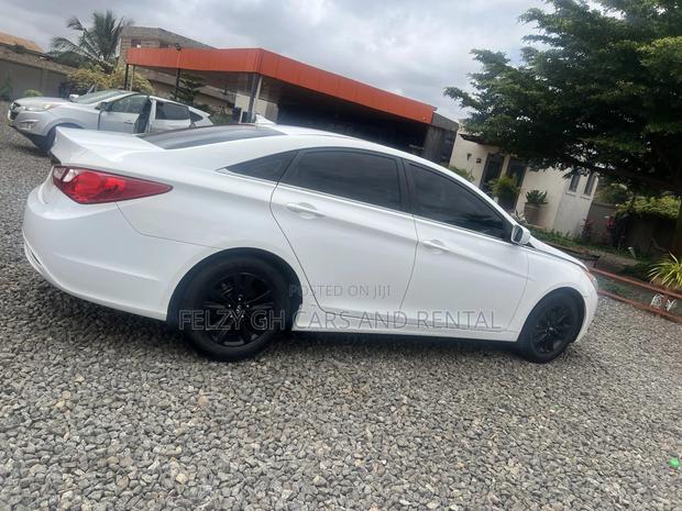 Hyundai Sonata Limited 2.0T Sedan (2.0L 4cyl 6A) 2013 White photo 10
