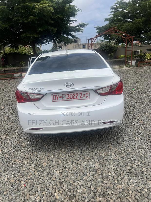 Hyundai Sonata Limited 2.0T Sedan (2.0L 4cyl 6A) 2013 White photo 16