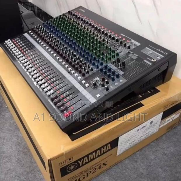 Yamaha Mgp24x 24 Channels Mixer · Photo 4