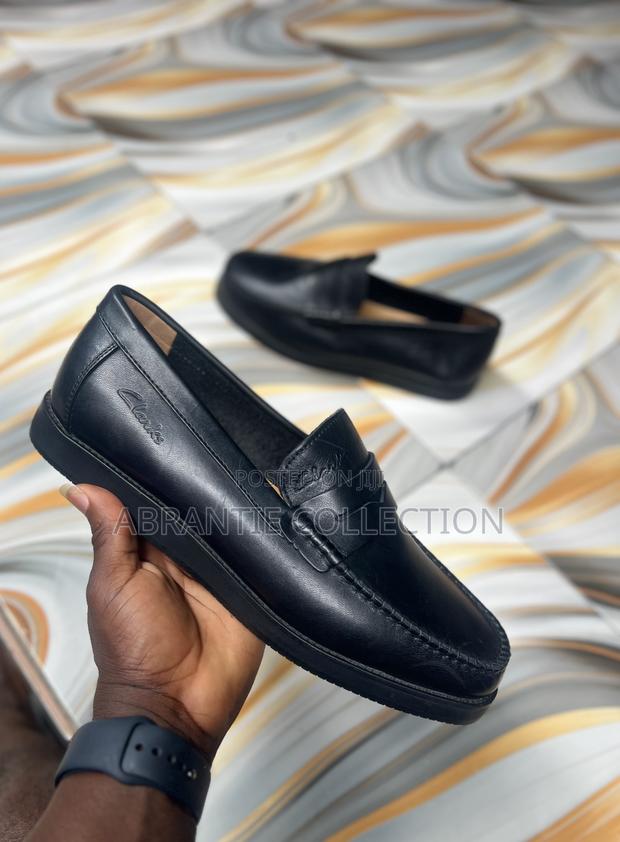 Classy Clarks Loafers All Black Available · Photo 3
