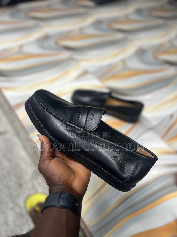 Classy Clarks Loafers All Black Available · Photo 4