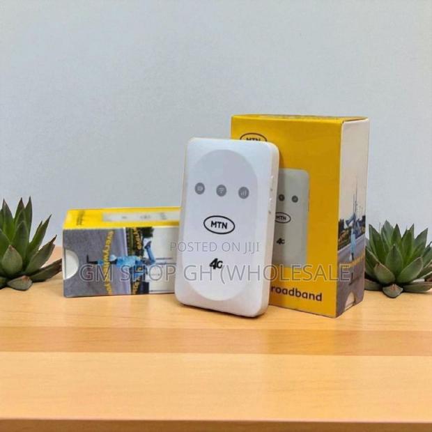 Universal Pocket Mifi With a Screen Display (45788) · Photo 2