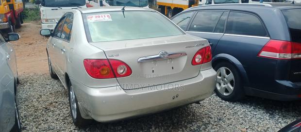 Toyota Corolla Altis 2008 Gold photo 2