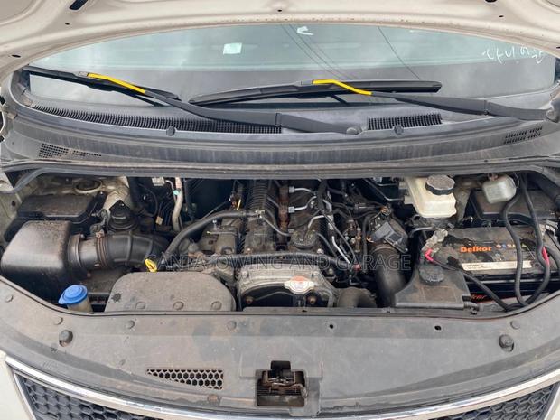 Hyundai Starex 2013 White