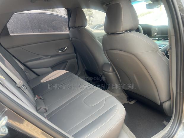 Hyundai Elantra Limited 2021 Black photo 7