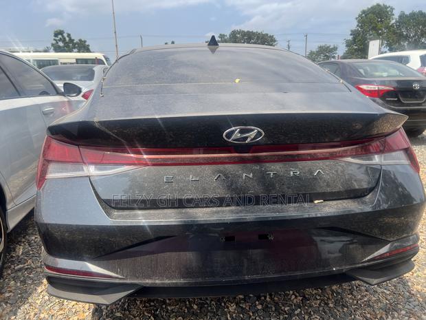 Hyundai Elantra Limited 2021 Black