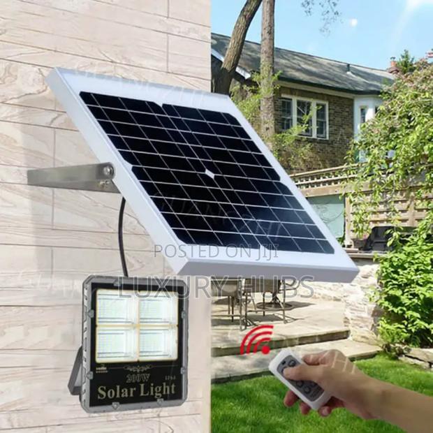 100w Super Brighter Solar Light · Photo 2