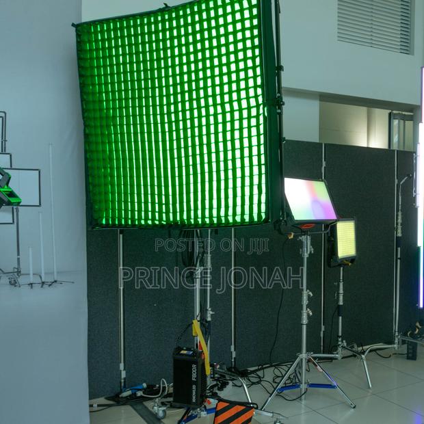 Rent Godox Knowled F800r RGB Flexible Led Light Mat (4 X 4') · Photo 4