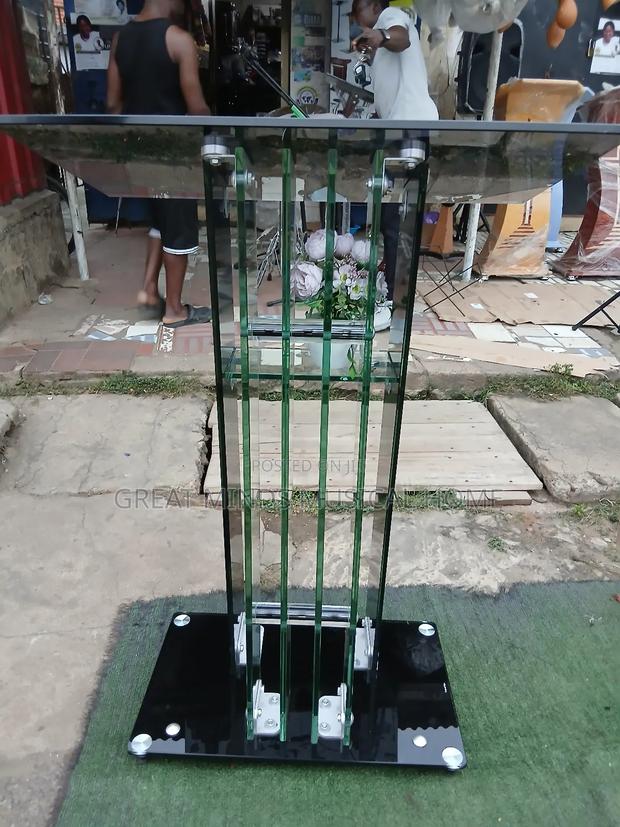 Highly Classic Glass Pulpit · Photo 4