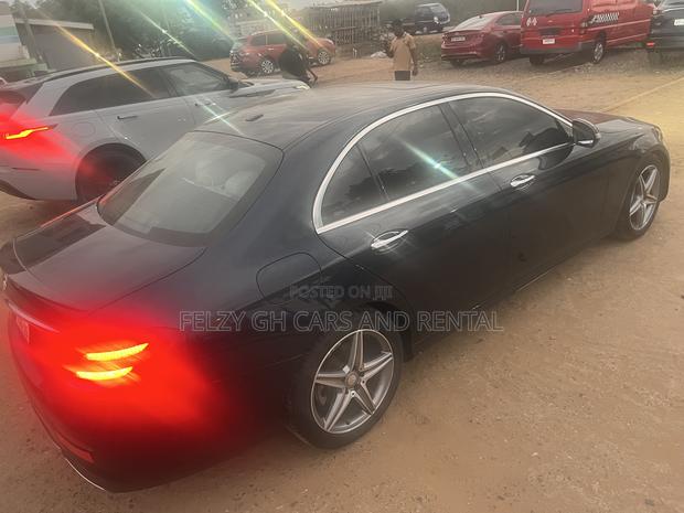 Mercedes-Benz E300 4Matic AWD Sedan (2.0L 4cyl 9A) 2017 Black photo 5