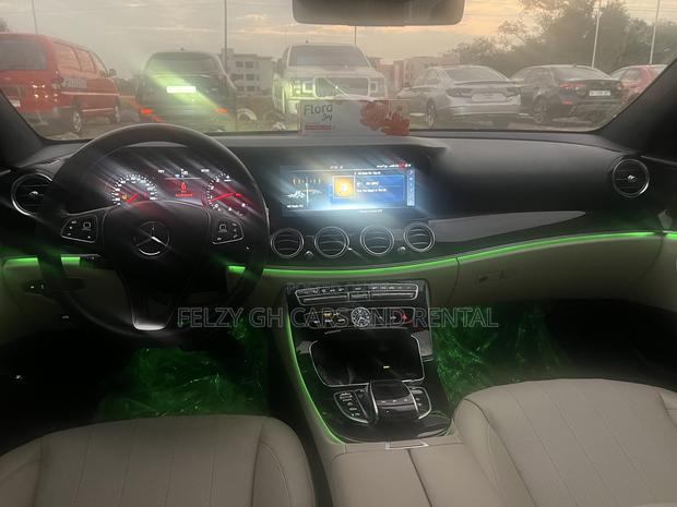 Mercedes-Benz E300 4Matic AWD Sedan (2.0L 4cyl 9A) 2017 Black photo 9