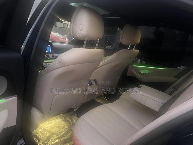 Mercedes-Benz E300 4Matic AWD Sedan (2.0L 4cyl 9A) 2017 Black photo 10