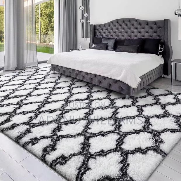 Top Notch Heavy Fluffy Center Carpet 200*300cm · Photo 2
